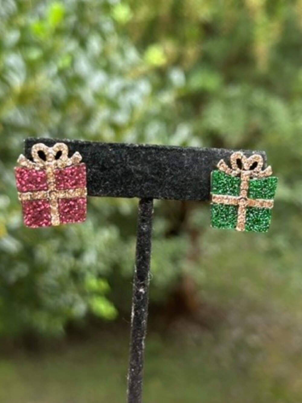 BETSEY JOHNSON Christmas Present Gift Rhinestone Stud EARRINGS